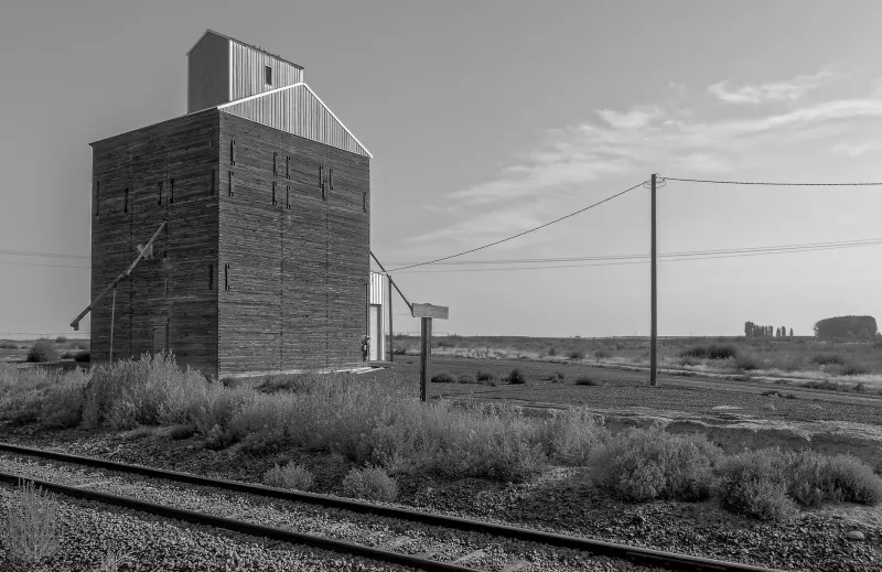 A Handshake Used to Plant the Whole Season: When American Farming Ran on Trust